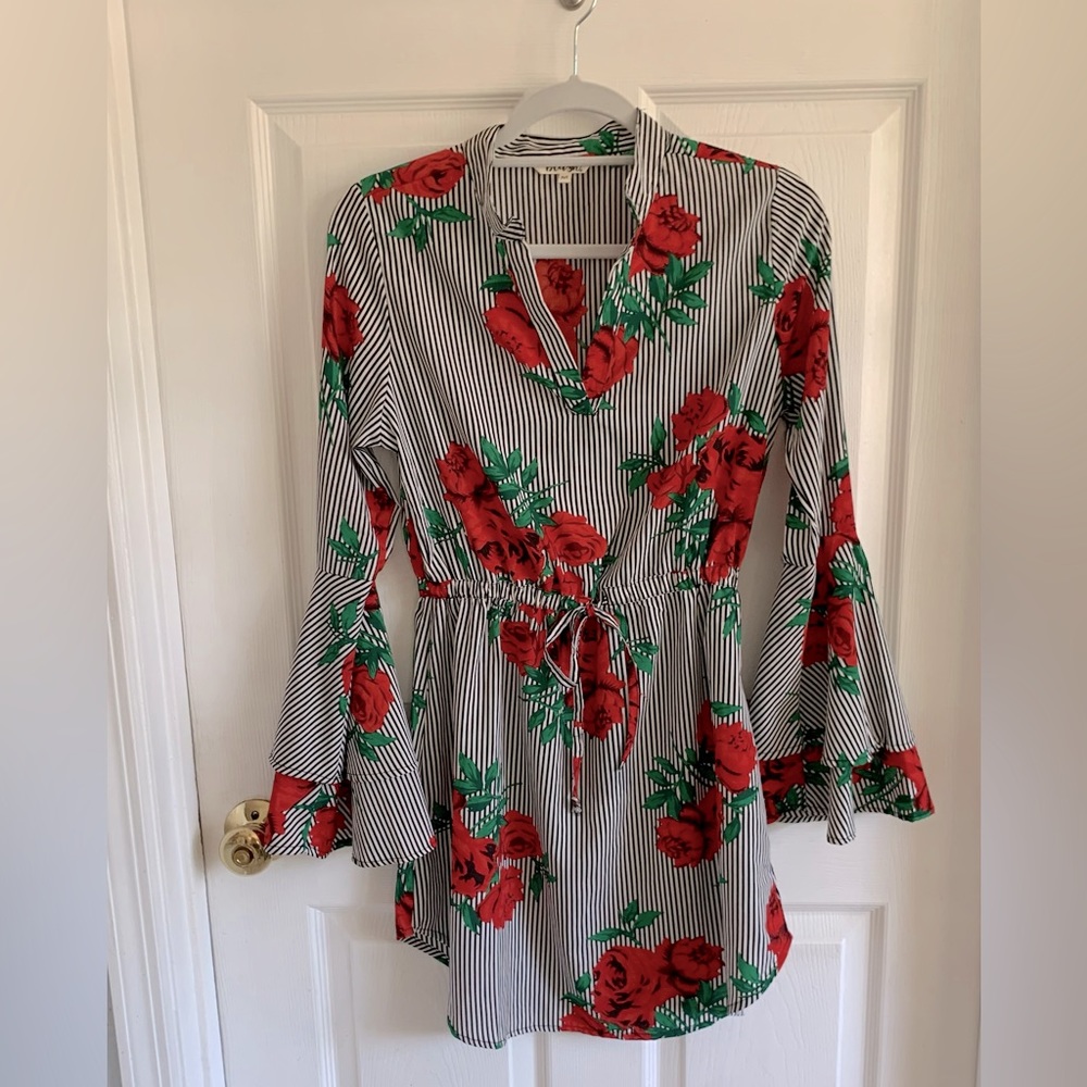 Medium Bell sleeve dress